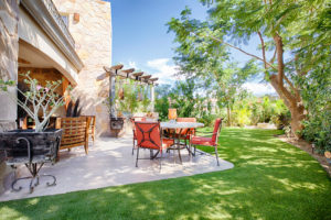 11 Yard with outdoor dining area